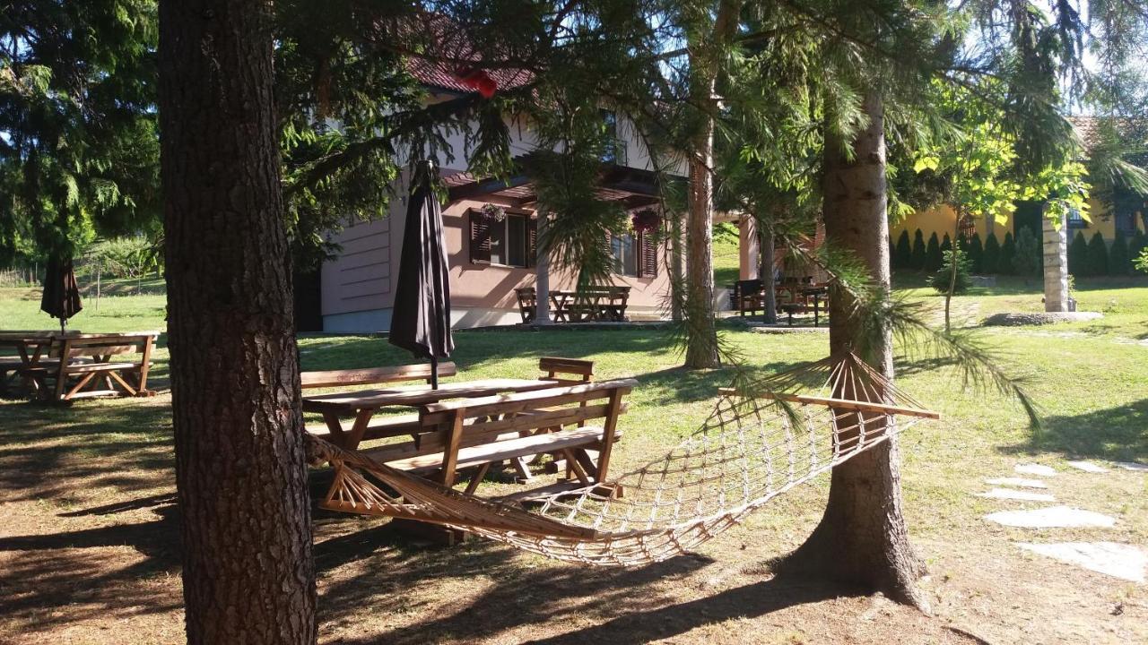 Vila Davidovic-Fruska Gora Mandelos Luaran gambar